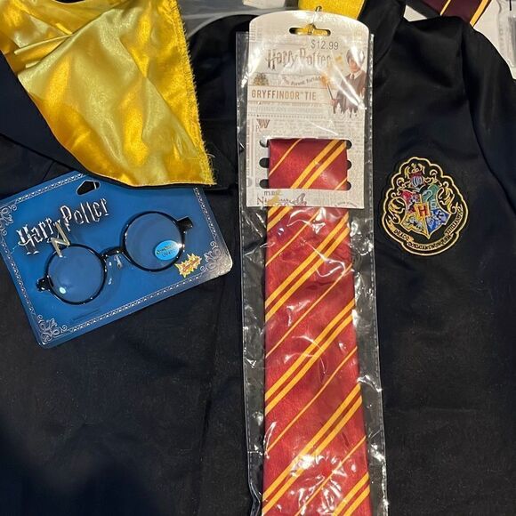 HARRY POTTER HOGWARTS HOODED ROBE WITH GRYFFINDOR TIE AND GLASSES Kids Fits Most - Picture 4 of 12